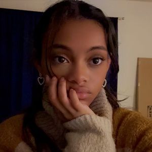 Meet your Posher, Khaila